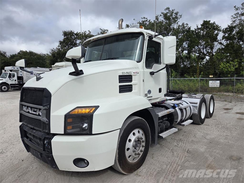 Mack AN64T وحدات الجر