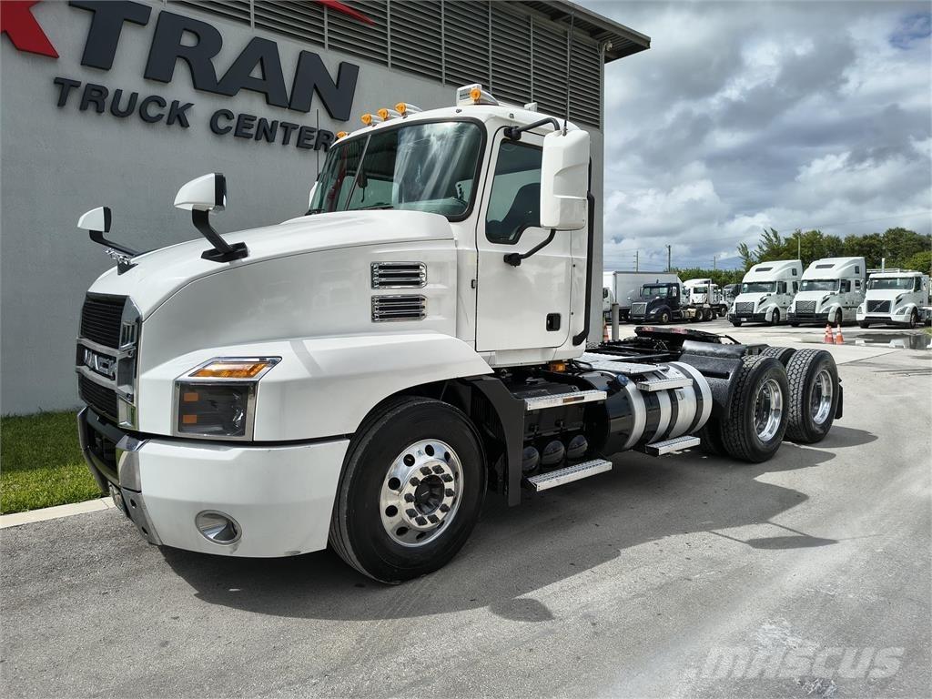 Mack AN64T وحدات الجر