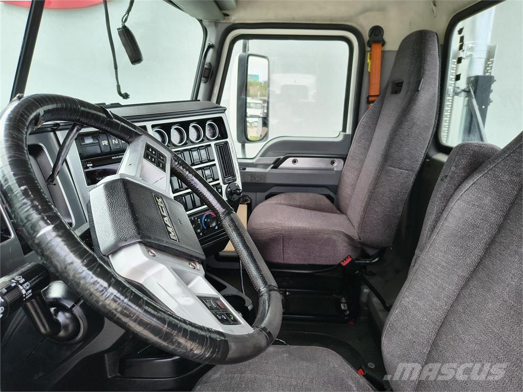 Mack AN64T وحدات الجر