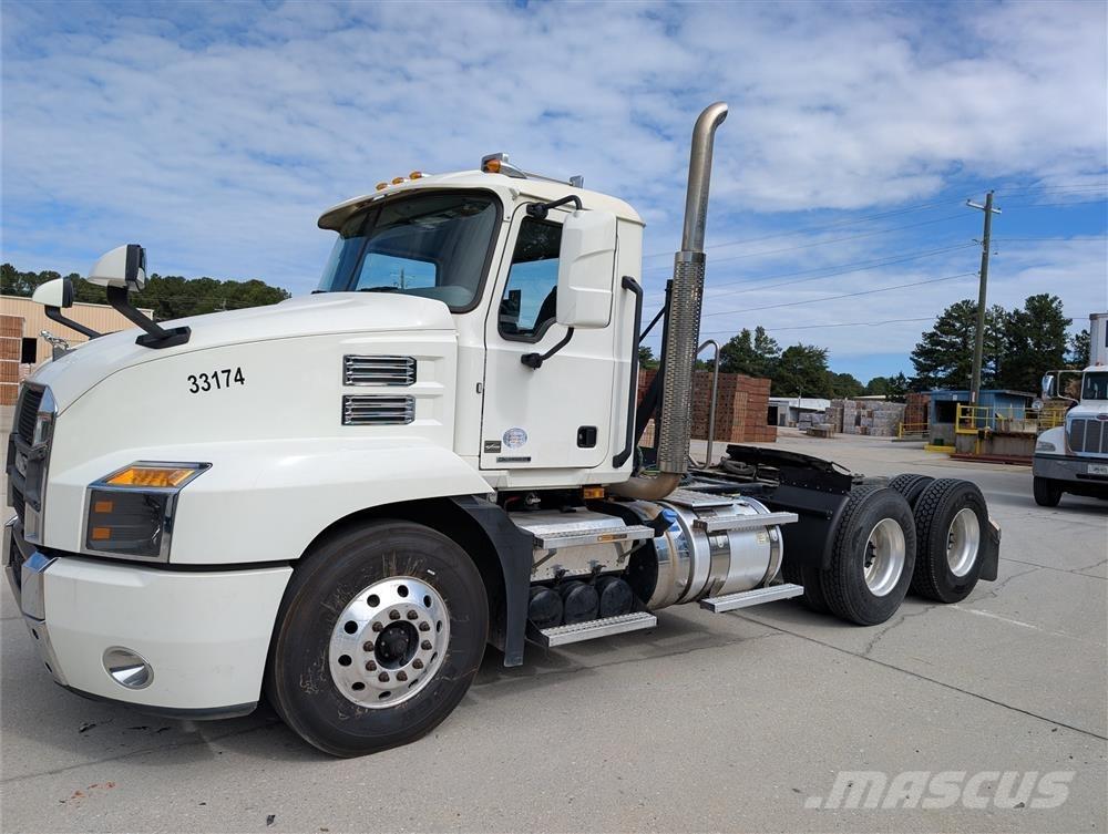 Mack AN64T وحدات الجر