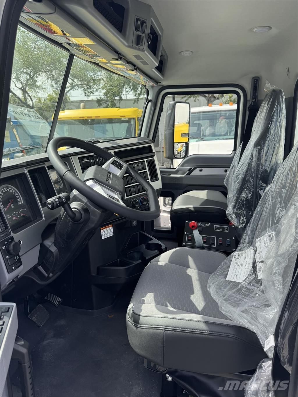 Mack GR64B شاحنات خرسانة