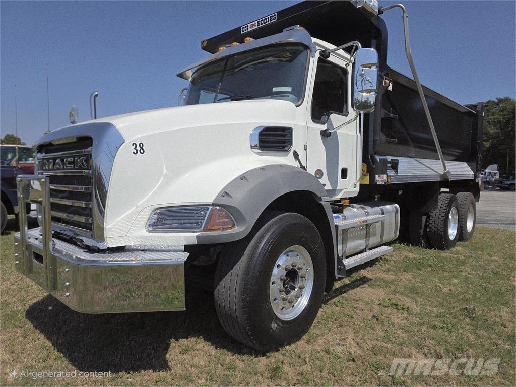 Mack GR64B شاحنات قلابة