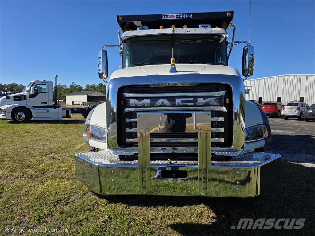 Mack GR64B شاحنات قلابة