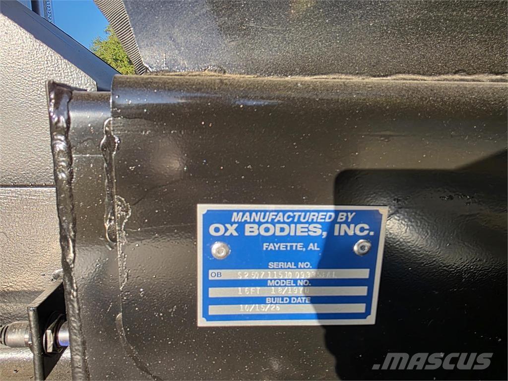 Mack GR64B شاحنات قلابة