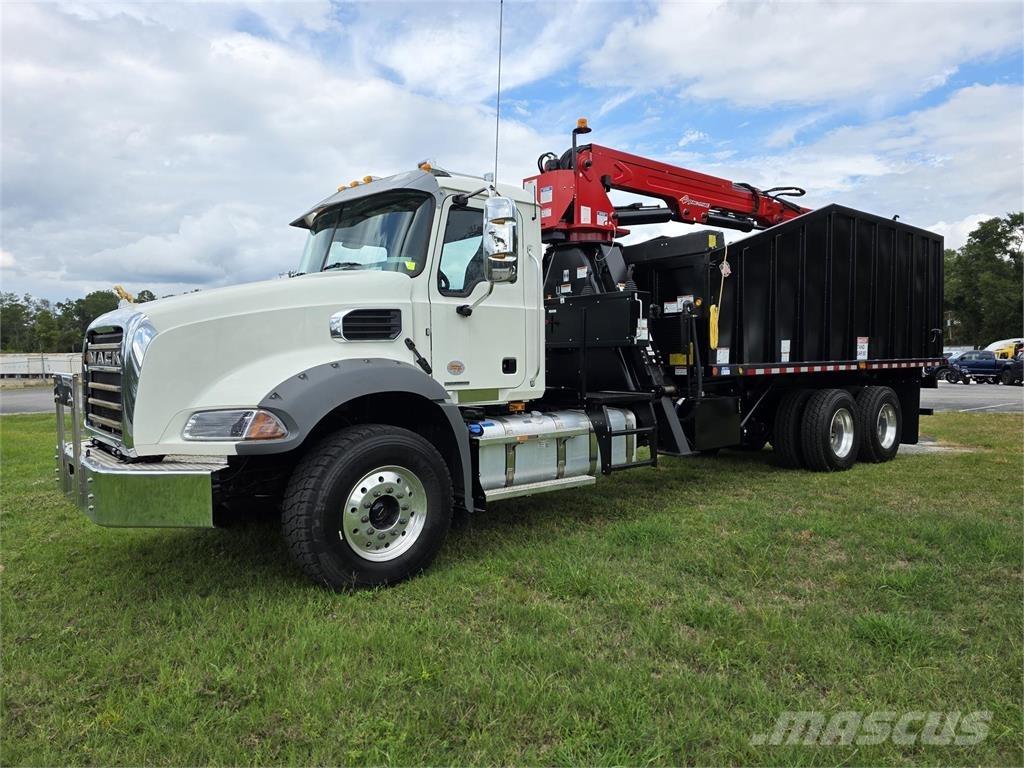 Mack GR64BR شاحنات قلابة