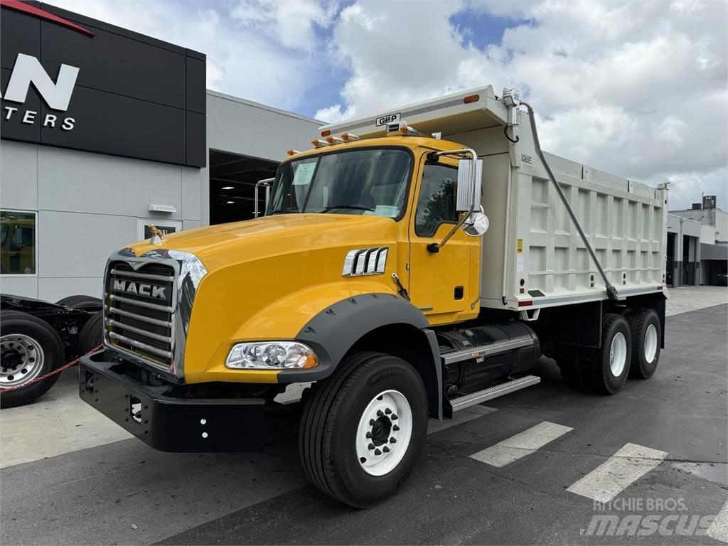 Mack GR64BRX شاحنات قلابة