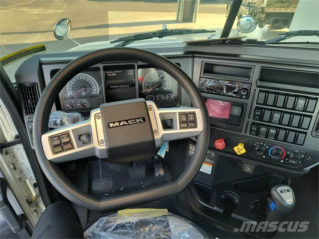 Mack GR64BX شاحنات قلابة