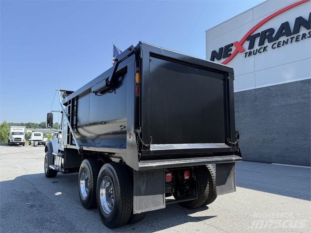 Mack GR64F شاحنات قلابة