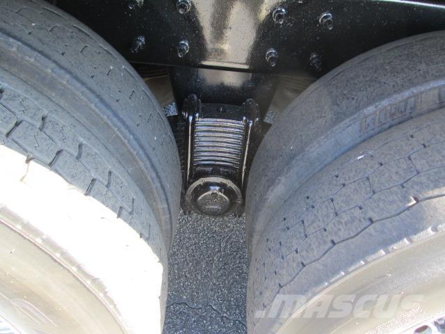 Mack GR64F شاحنات قلابة