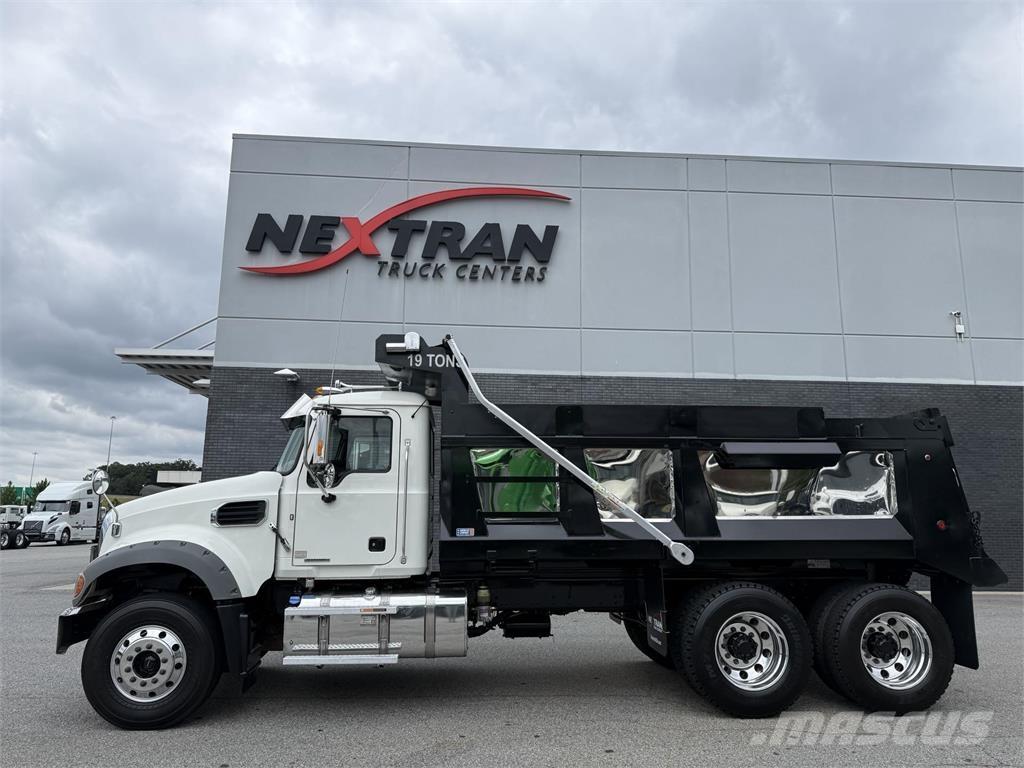 Mack GR64F شاحنات قلابة