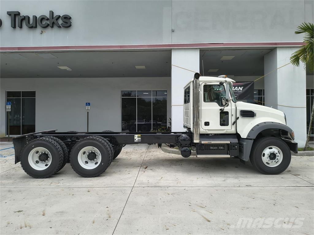 Mack GR64F أخرى