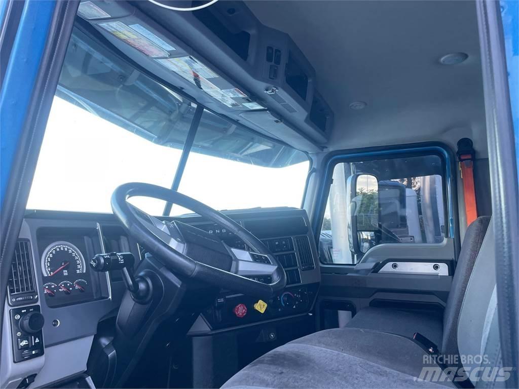 Mack GR64FR شاحنات قلابة