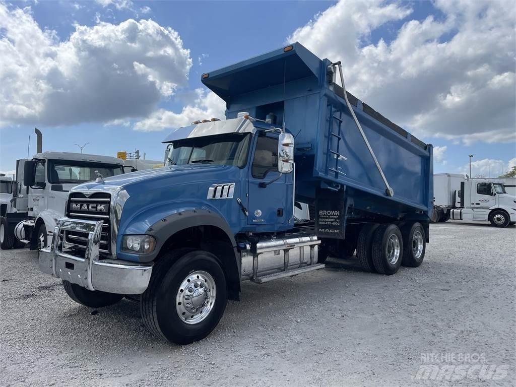 Mack GR64FR شاحنات قلابة