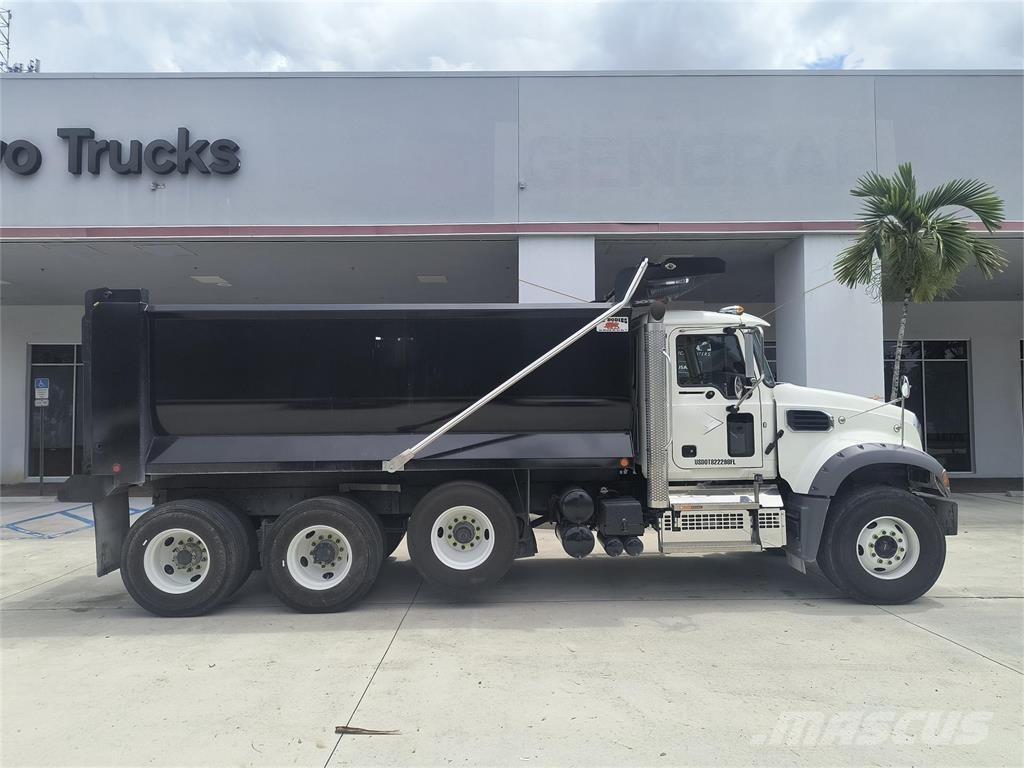 Mack GR64FR شاحنات قلابة
