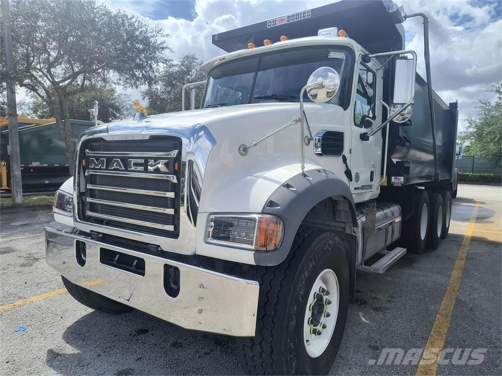 Mack GR64FR شاحنات قلابة