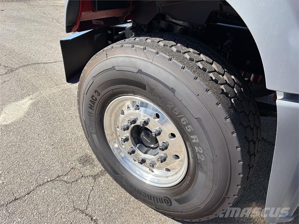 Mack GR64FR شاحنات خرسانة