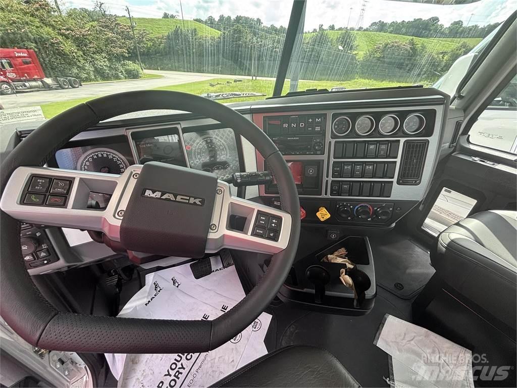 Mack GR64FT وحدات الجر