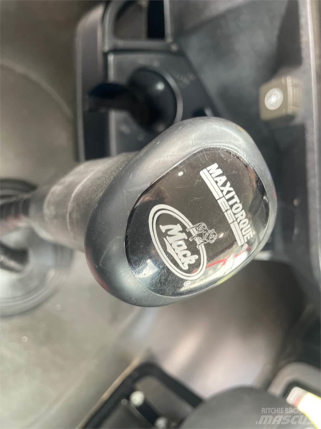 Mack GR64FT وحدات الجر