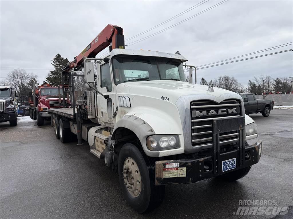 Mack GU700 شاحنات بمقصورة وهيكل