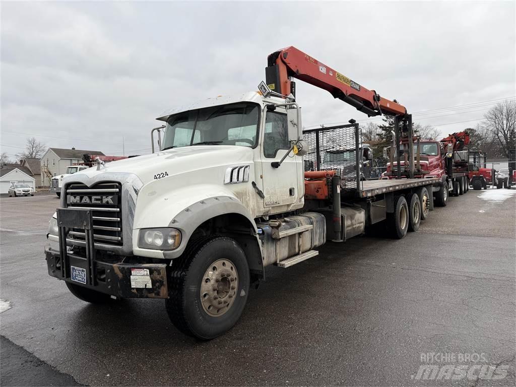 Mack GU700 شاحنات بمقصورة وهيكل