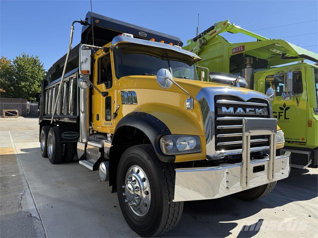 Mack GU713 شاحنات قلابة