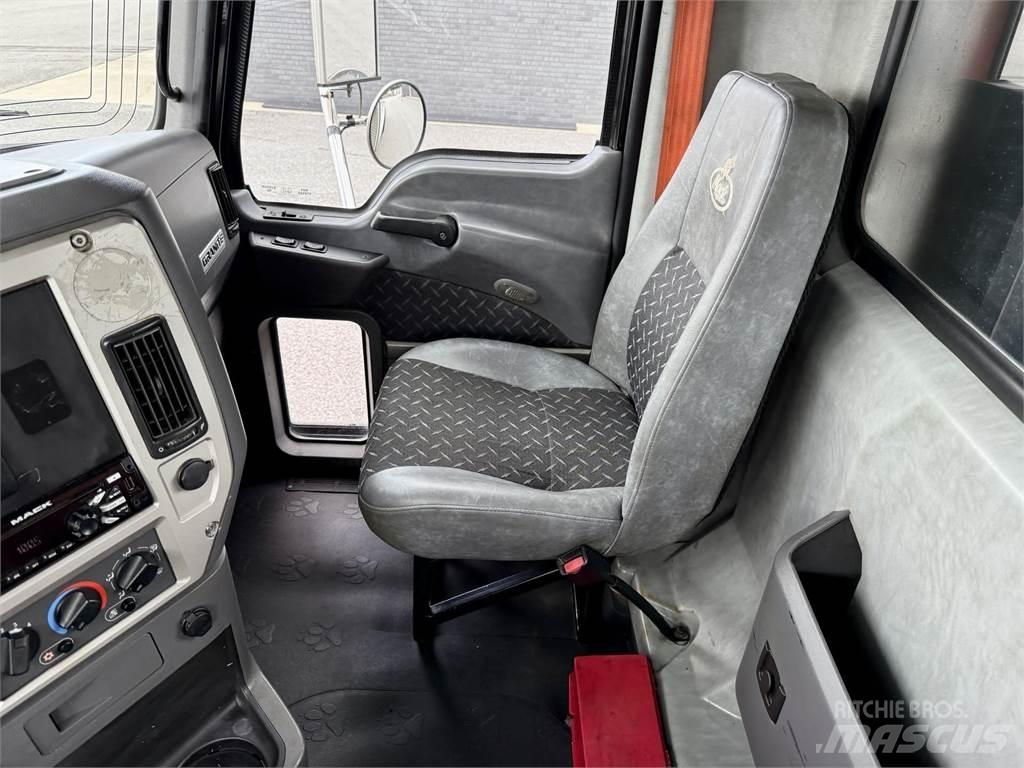 Mack GU813 شاحنات أخرى