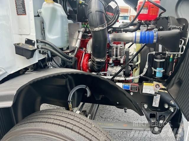 Mack MD6 42R شاحنات بمقصورة وهيكل