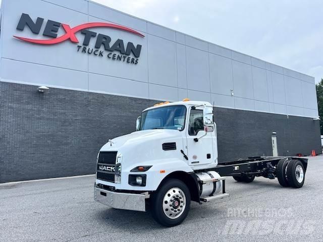 Mack MD6 42R شاحنات بمقصورة وهيكل