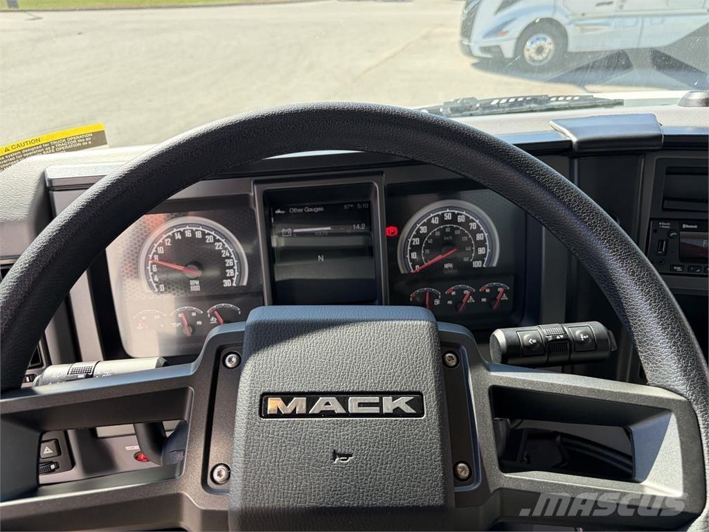 Mack MD6 42R شاحنات ذات هيكل صندوقي