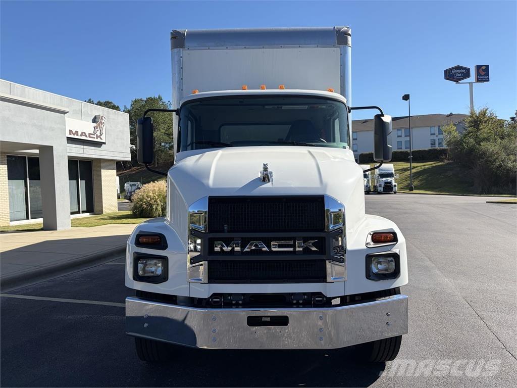Mack MD6 42R شاحنات ذات هيكل صندوقي