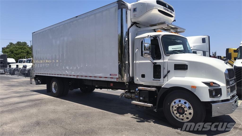 Mack MD6 42R شاحنات ذات هيكل صندوقي