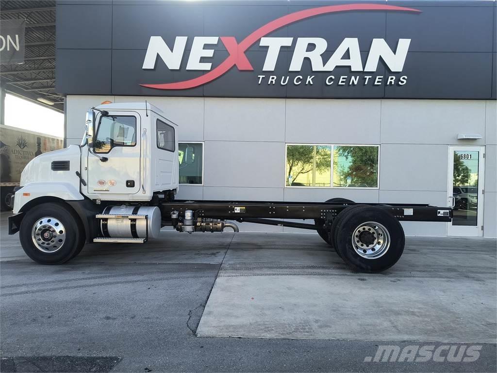 Mack MD7 42R شاحنات بمقصورة وهيكل