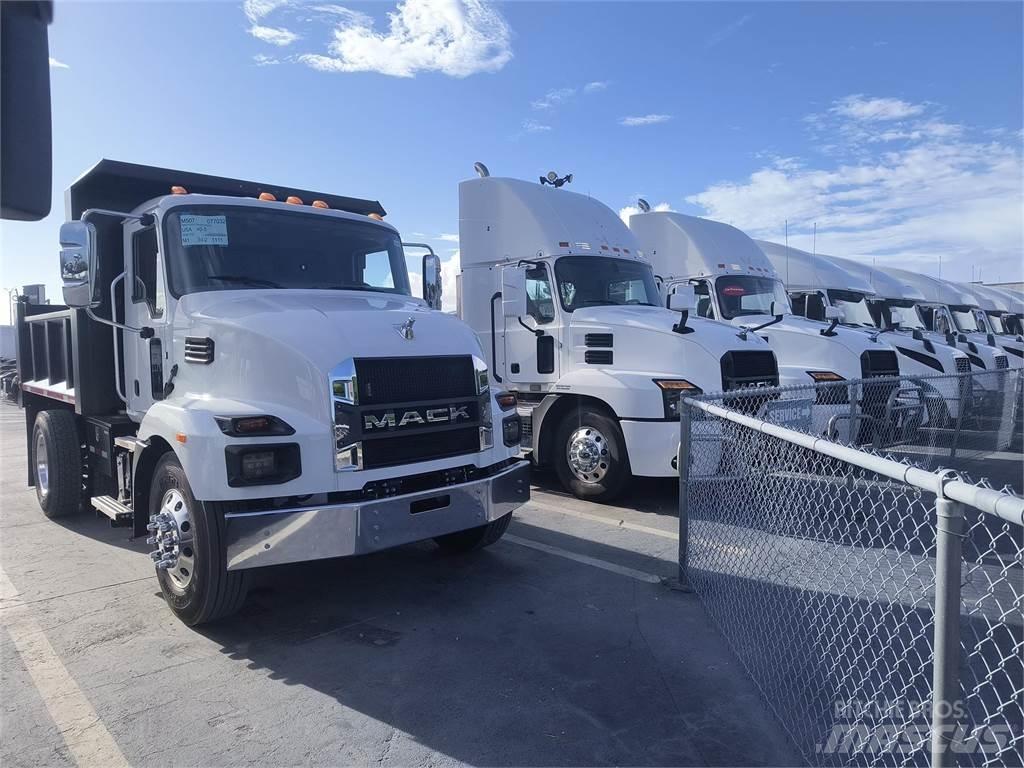 Mack MD7 42R شاحنات قلابة