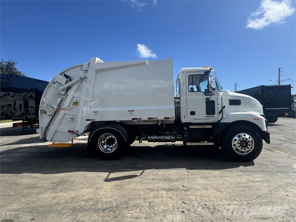 Mack MD7 42R شاحنات أخرى