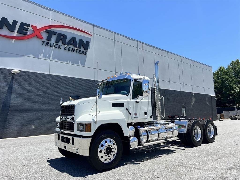 Mack PI64T وحدات الجر