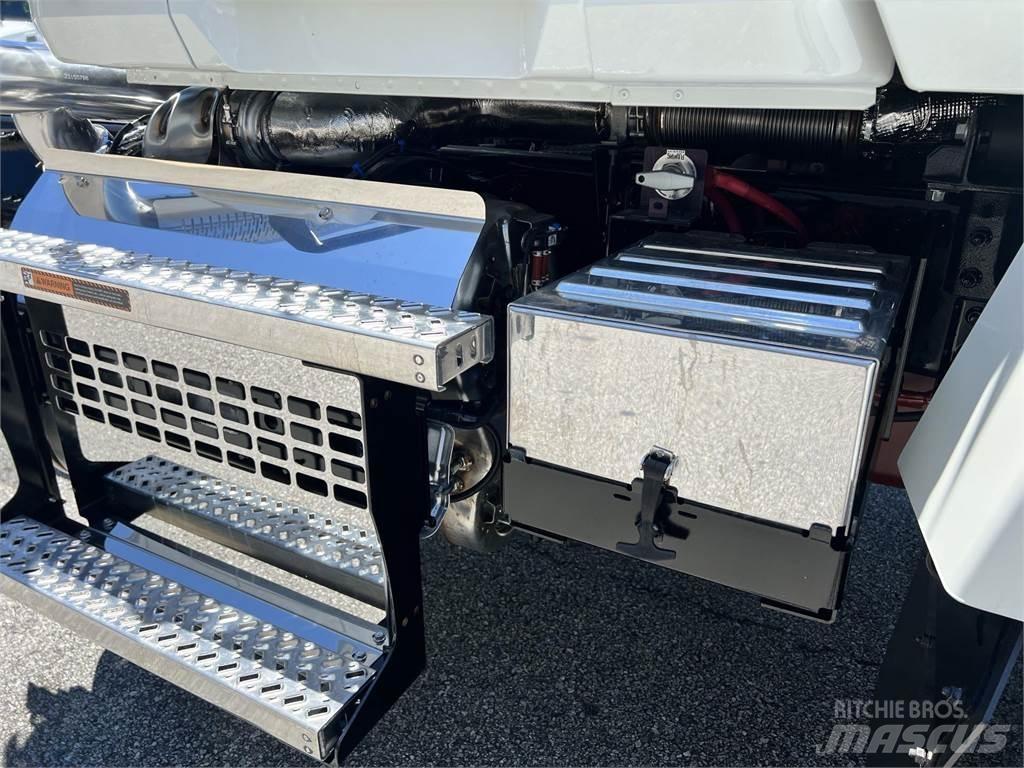 Mack PI64T وحدات الجر