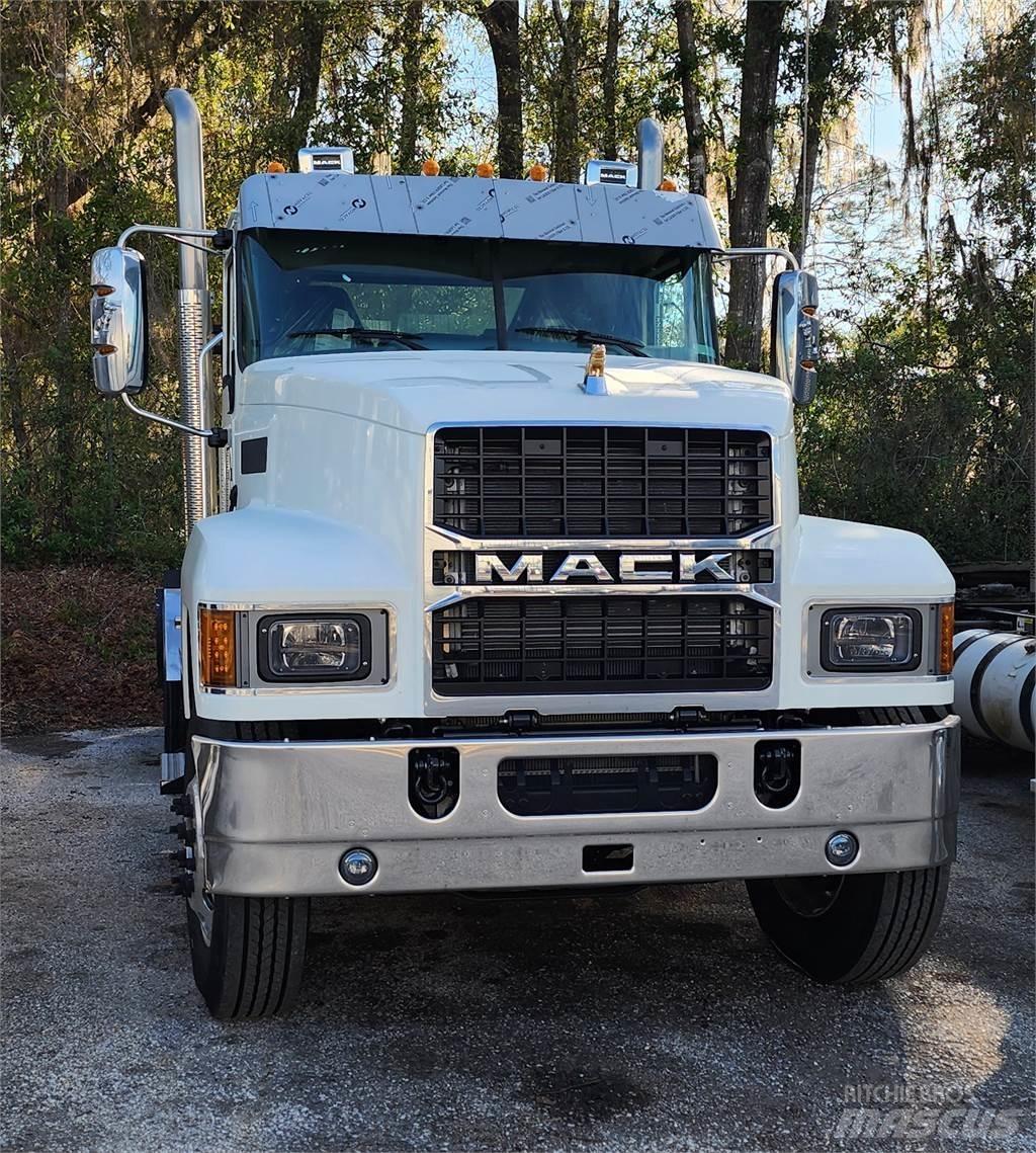 Mack PI64T وحدات الجر