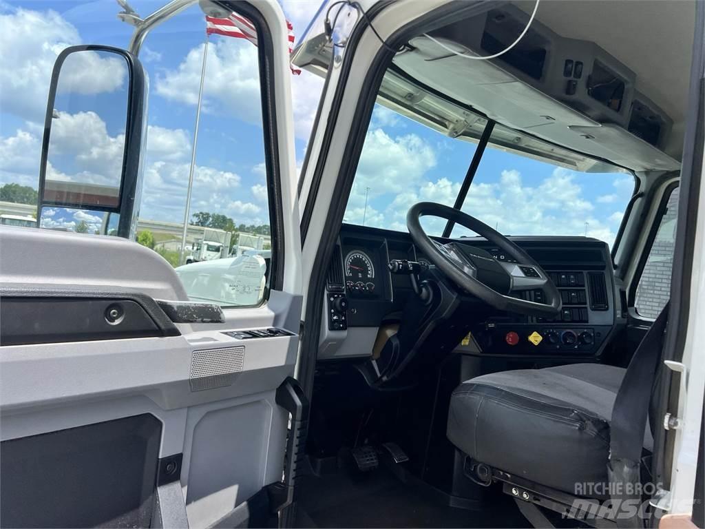 Mack PI64T وحدات الجر