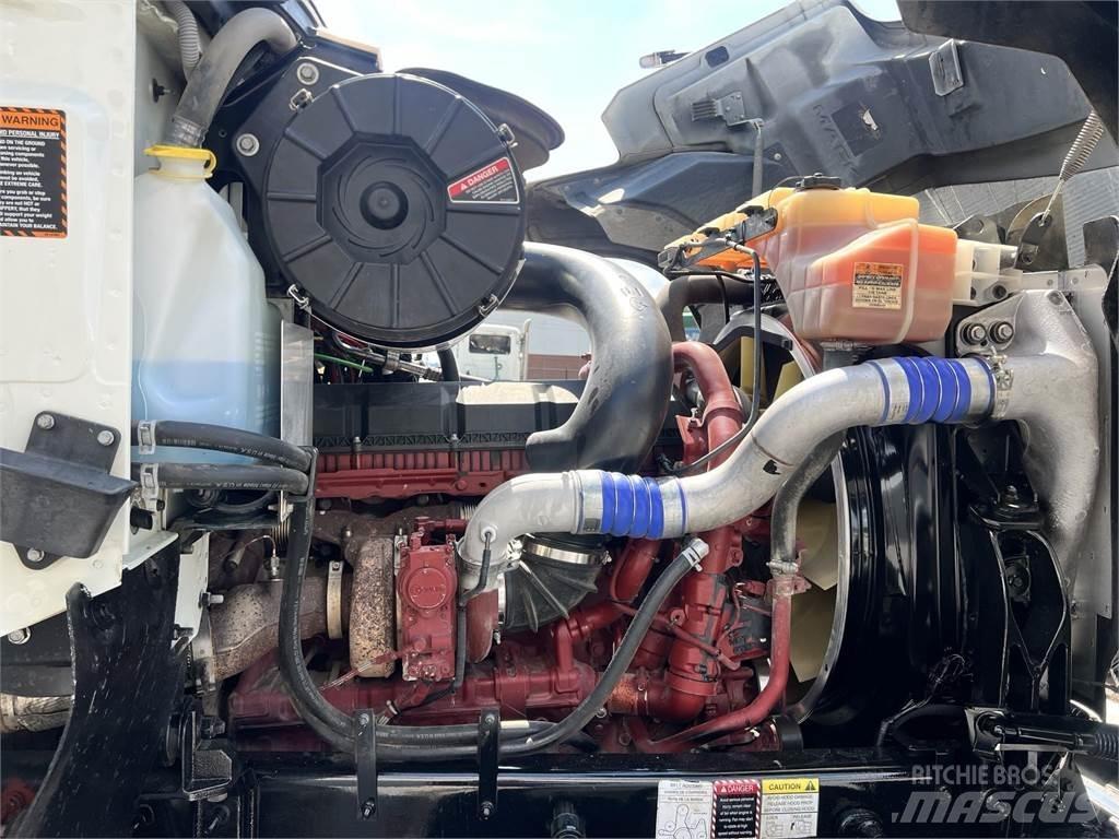 Mack PI64T وحدات الجر
