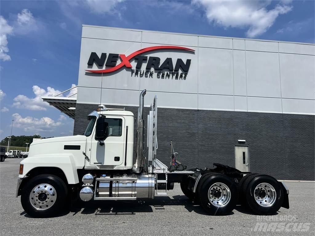 Mack PI64T وحدات الجر
