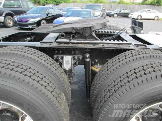 Mack PI64T وحدات الجر