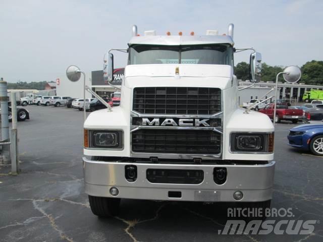 Mack PI64T وحدات الجر