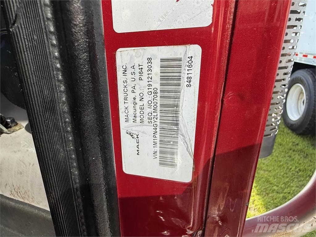 Mack PI64T وحدات الجر