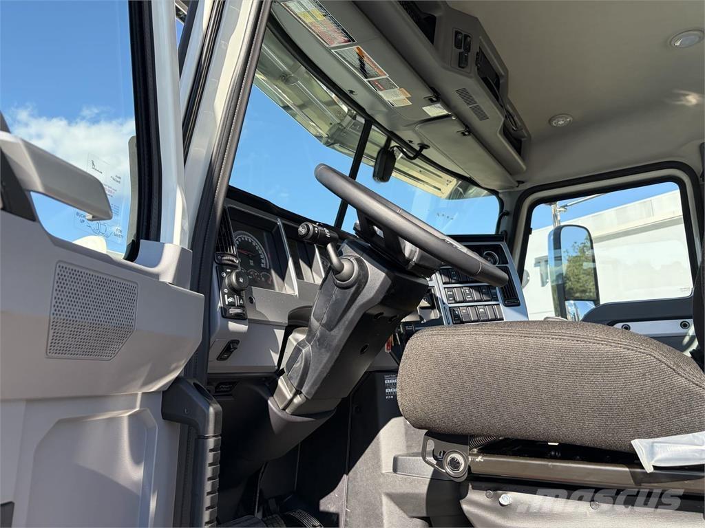 Mack PI64T وحدات الجر