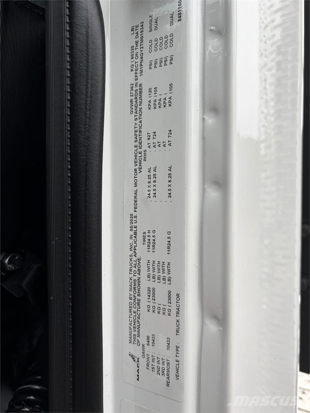 Mack PI64T وحدات الجر