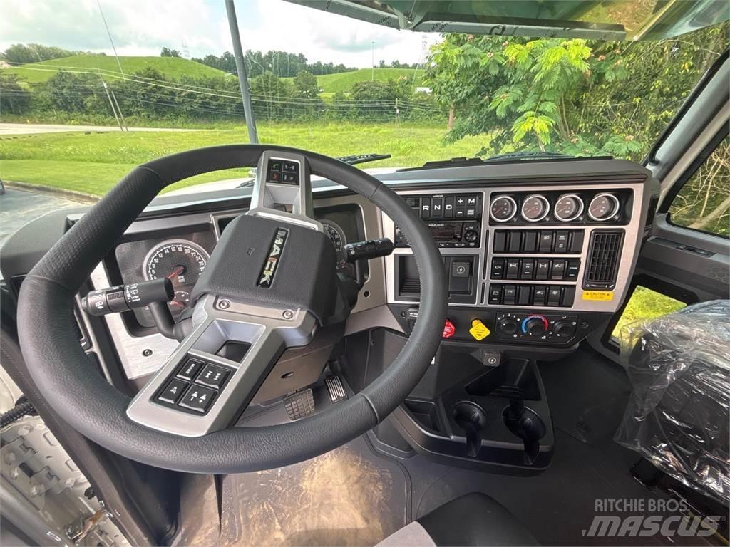 Mack PI64T وحدات الجر