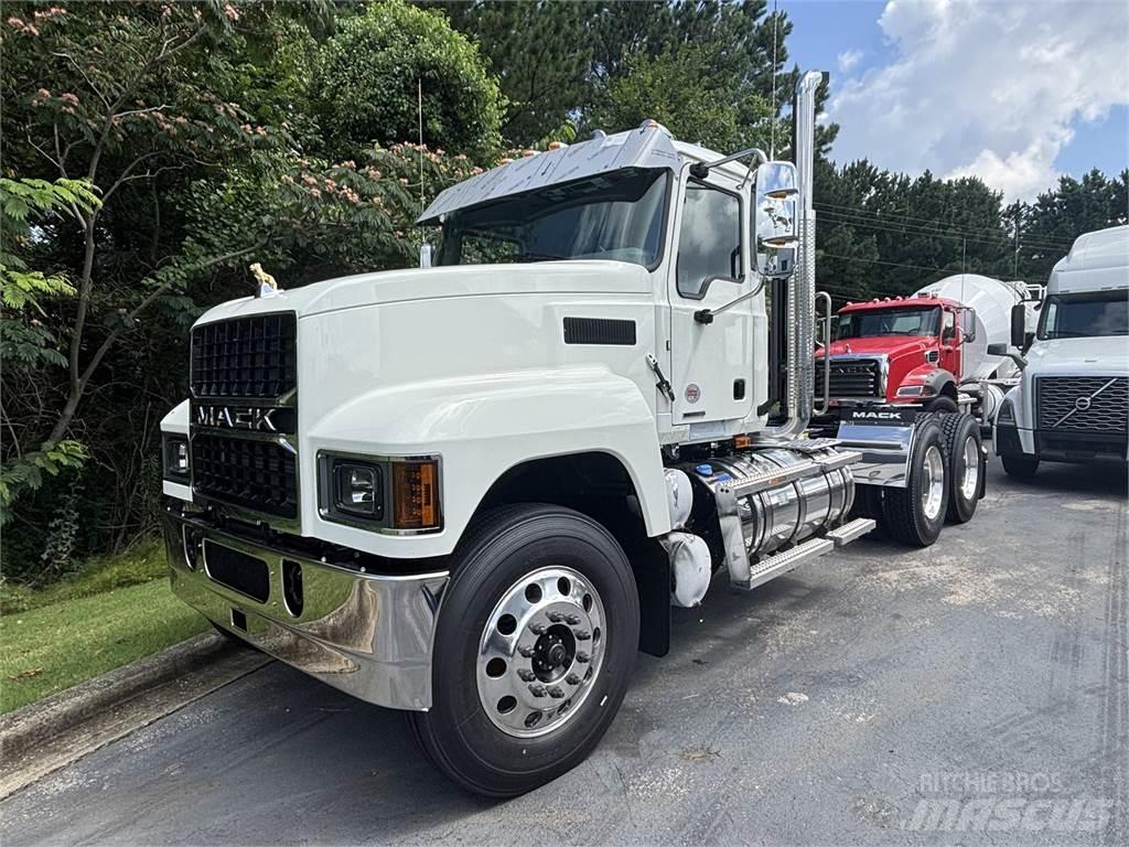 Mack PI64T وحدات الجر