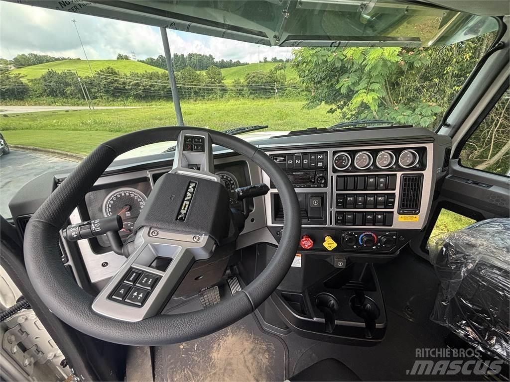 Mack PI64T وحدات الجر