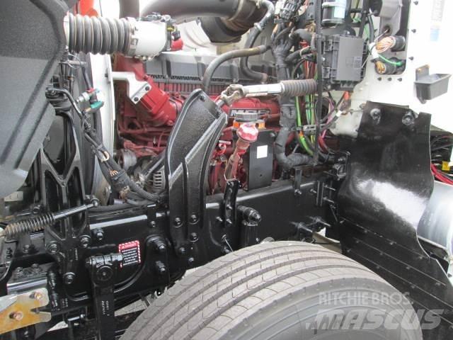 Mack PI64T وحدات الجر