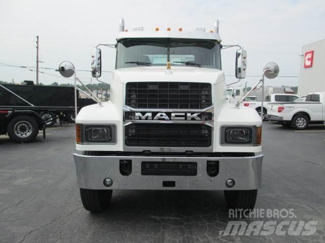 Mack PI64T وحدات الجر